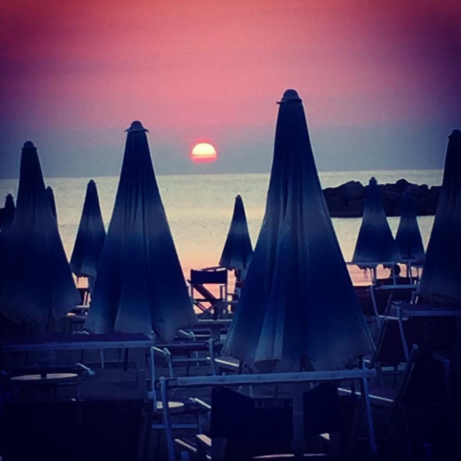 Hotel Della Motta Bellaria-Igea Marina Bagian luar foto