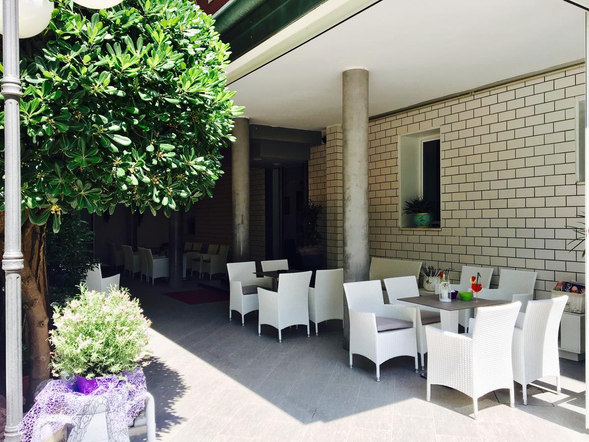 Hotel Della Motta Bellaria-Igea Marina Bagian luar foto